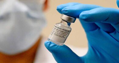 Vacina contra covid19 na mão de médico