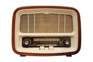 O Rádio foi introduzido no Brasil como ferramenta de Educação