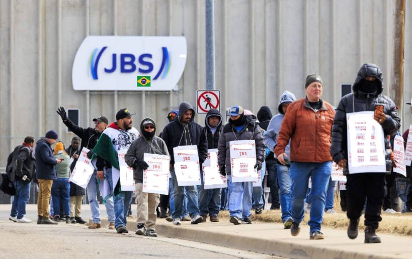 O Brasil Entre Direitos e Interesses